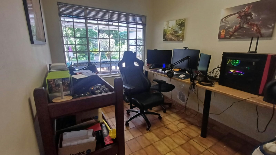 Commercial Property for Sale in Scheerpoort A H North West